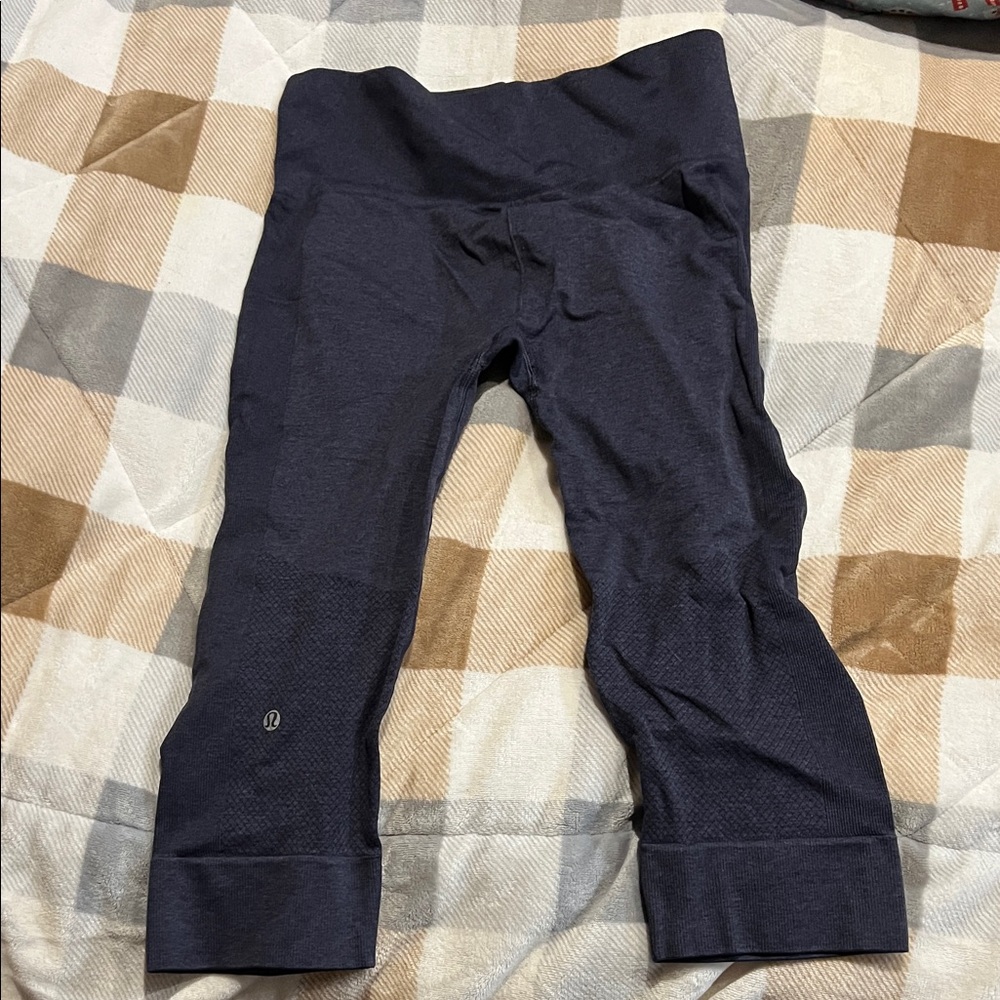 Lululemon Navy crop Leggings